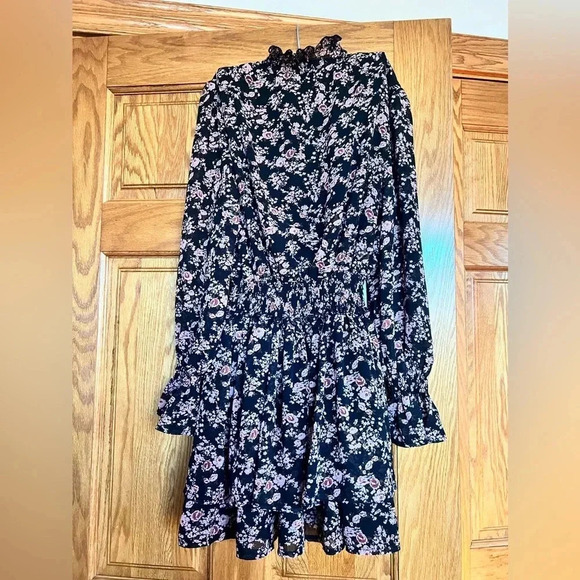 Missguided - Black Floral Print High Neck Shirred Mini Long Sleeve Dress - Picture 4 of 5